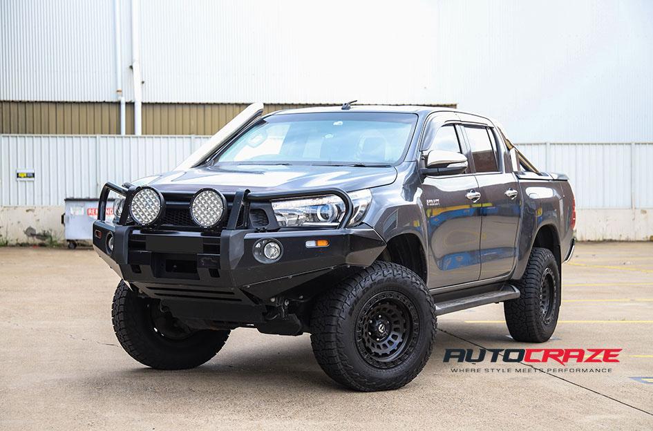 TOYOTA HILUX N80 4WD ZEPHYR MATTE BLACK